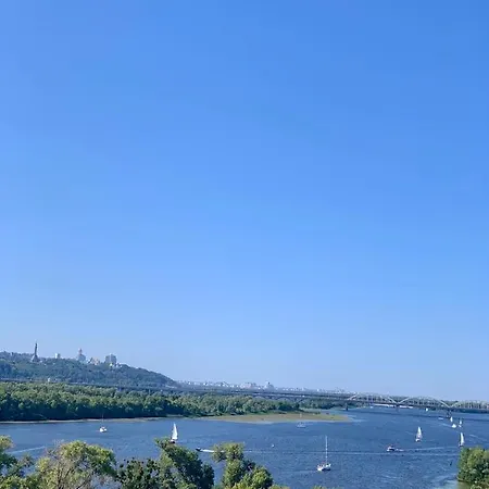 Apartment 4 With A View Of The Dnieper River *